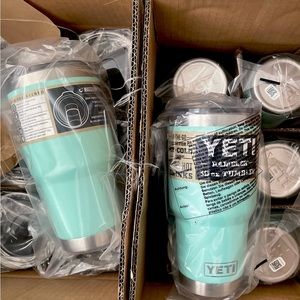 Brand new YETI 30 oz rambler tumbler cups